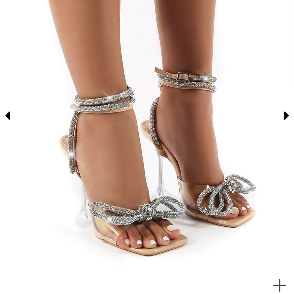 Wrap around bow square toe heels